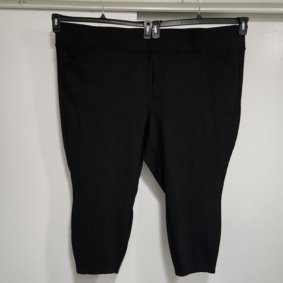 Torrid Plus Size 6x Inky Black Rayon Blend Smooth Cropped‎ Leggings EXCELLENT - Picture 1 of 4